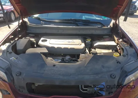 2019 Jeep Cherokee Latitude 4X4 from USA, damaged, VIN 1C4PJMCB5KD310639